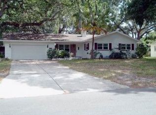1805 Harcourt Dr, Leesburg, FL 34748