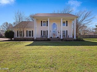 465 Shadow Ridge Dr, Jackson, TN 38305