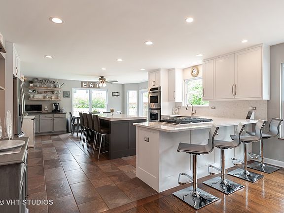 3rd image of 1606 Elderberry Ln