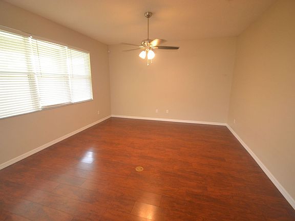 3rd image of 721 Legacy Park Dr