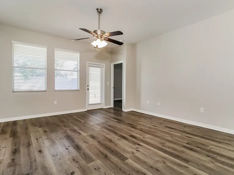 11622 Lake Blvd — Photo 4