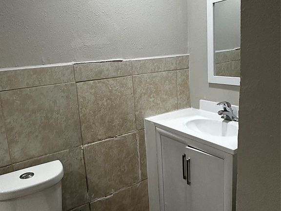 2nd image of 715 Washington St #715