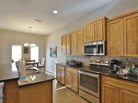Kitchen / dining