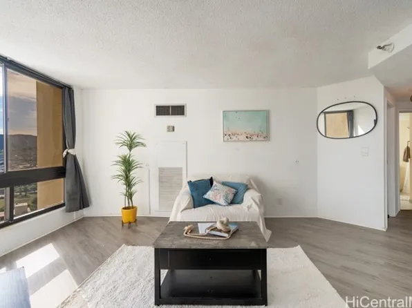 300 Wai Nani Way APT 1815, Honolulu, HI 96815