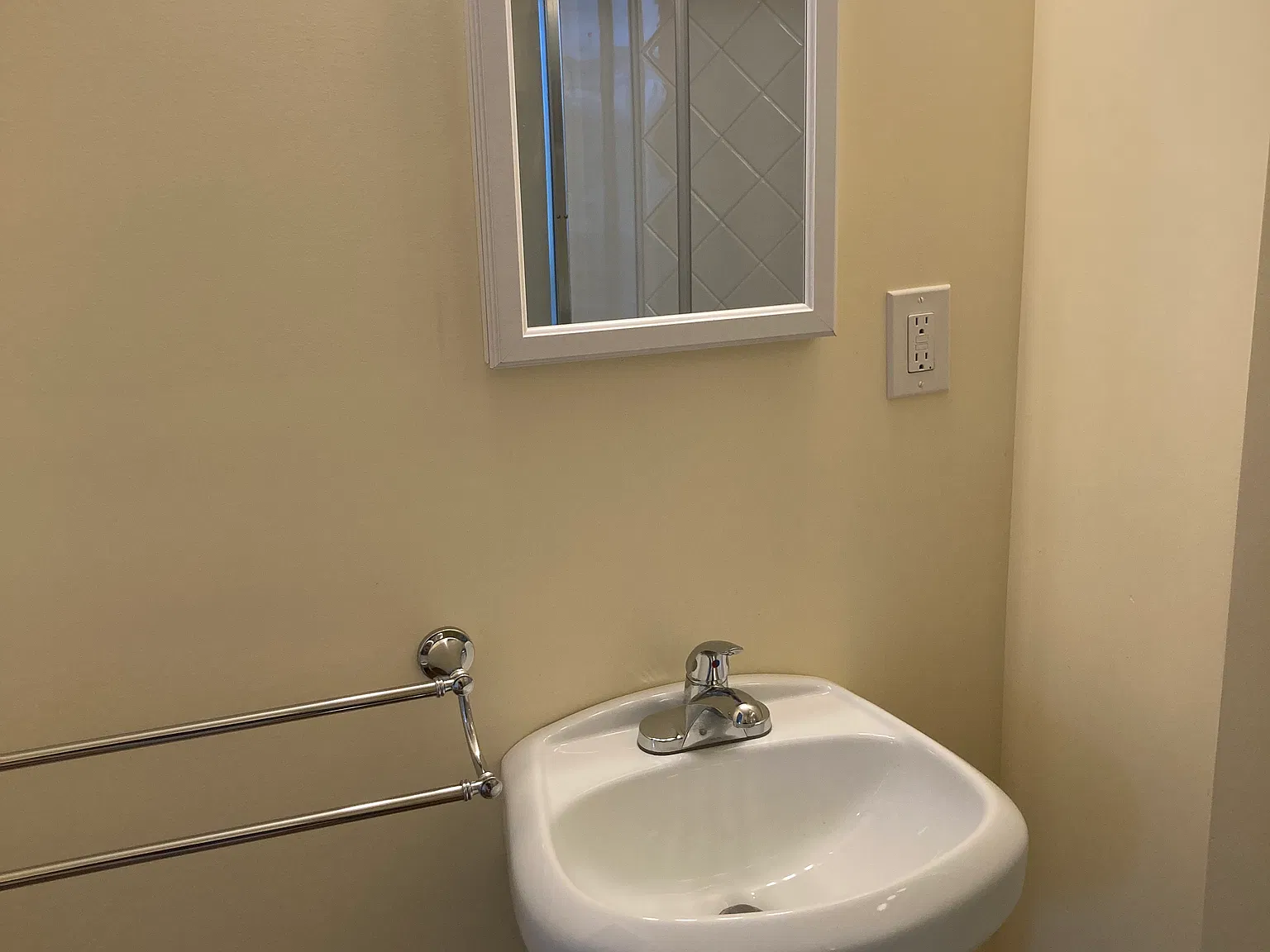 Studio, 375 sqft, $1,375 — Photo 4