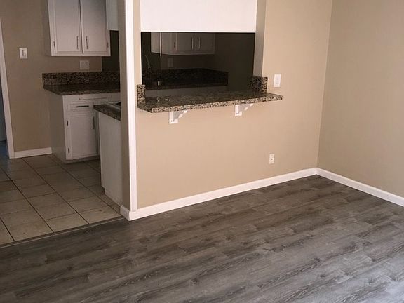 4th image of 650 Linden Ave APT 8