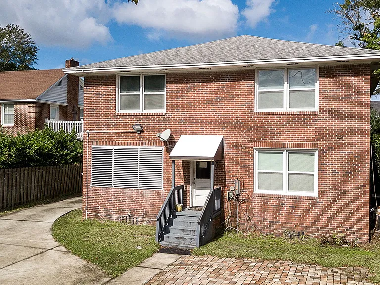 Belmont Terr 1274 - 1276 — Photo 12