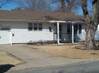 1004 W 22nd Ave, Hutchinson, KS 67502