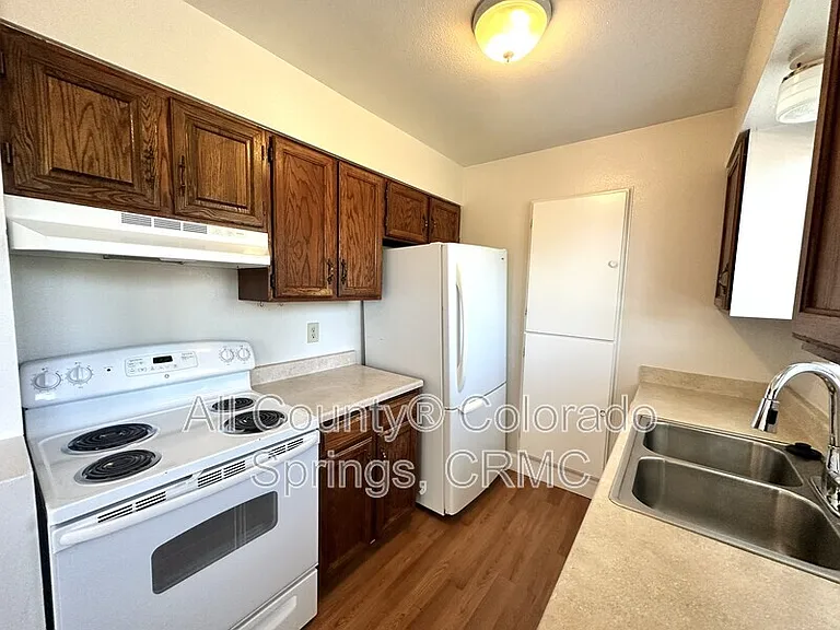 1153 Keith Dr — Photo 5