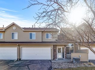 2322 Oakridge Cir, Hudson, WI 54016