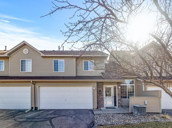 2322 Oakridge Cir, Hudson, WI 54016