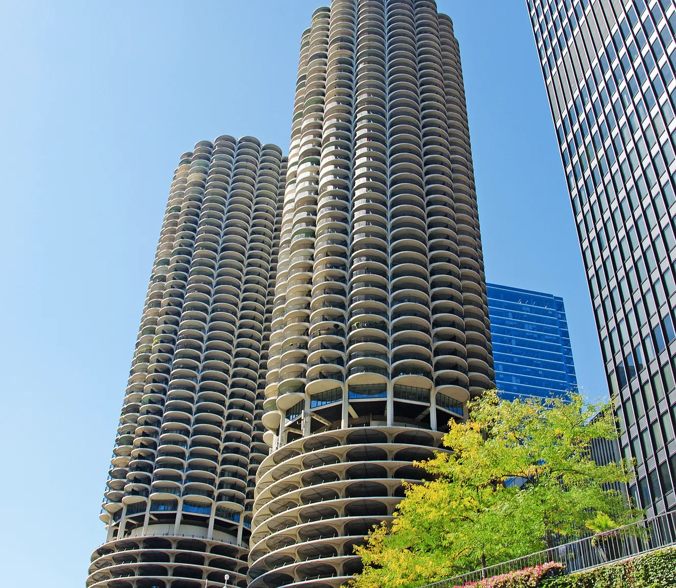 1 bed, 725 sqft, $2,400 — Photo 1