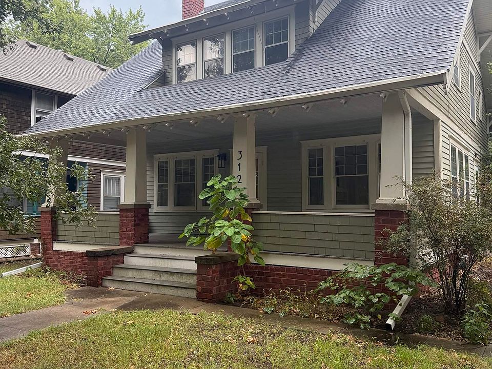 1st image of 312 SW Clay St