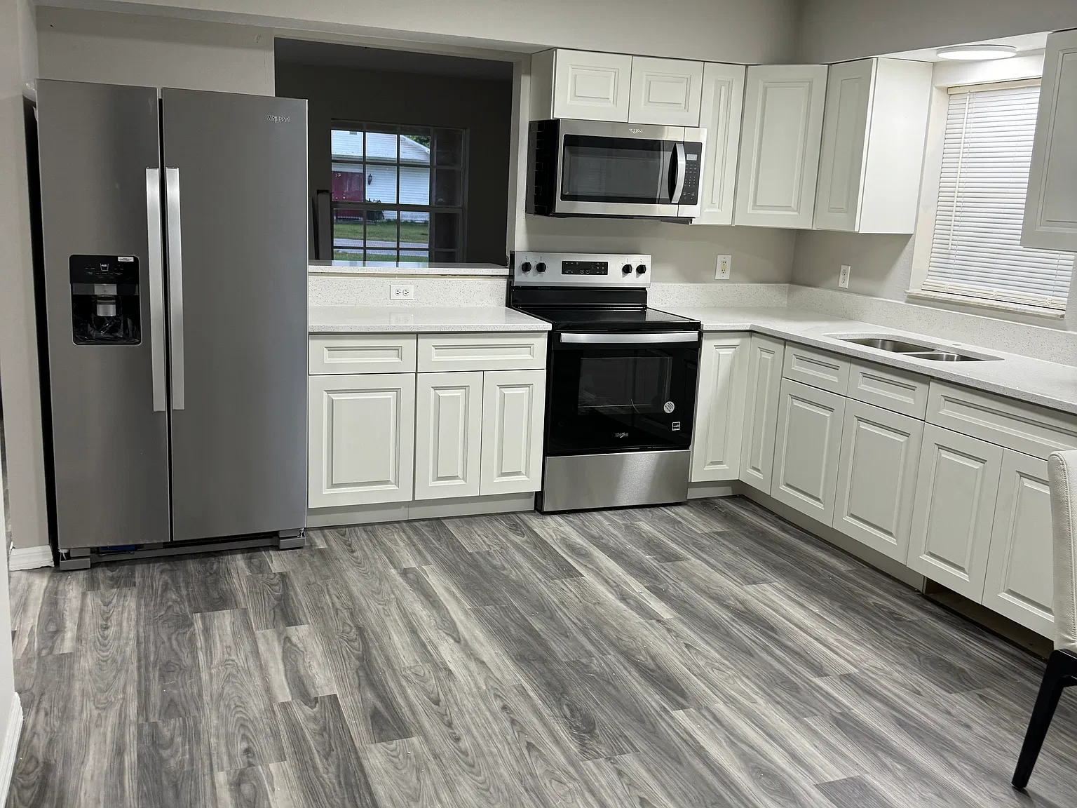 2 bed, 1000 sqft, $1,800 — Photo 1