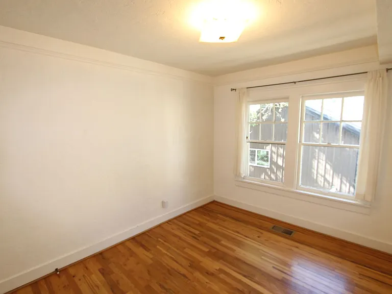 209 E Dale Ave — Photo 15