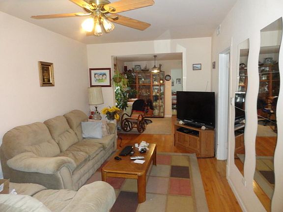 2nd image of 6239 W Newport Ave