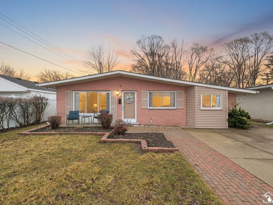 631 Forest St, Westland, MI 48186