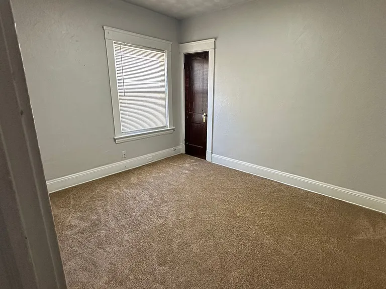 12341 Chesterfield Ave #UP — Photo 6