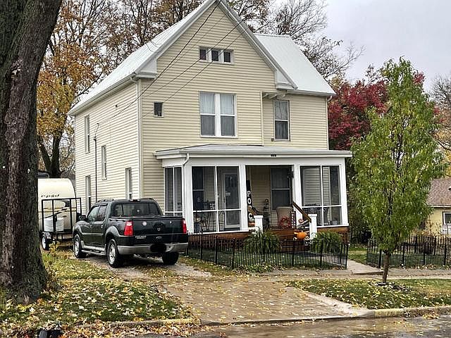 1st image of 406 N Roosevelt Ave
