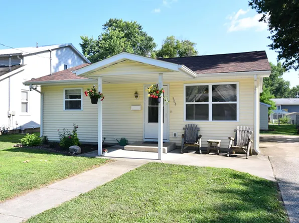 906 E Stevenson St, Taylorville, IL 62568