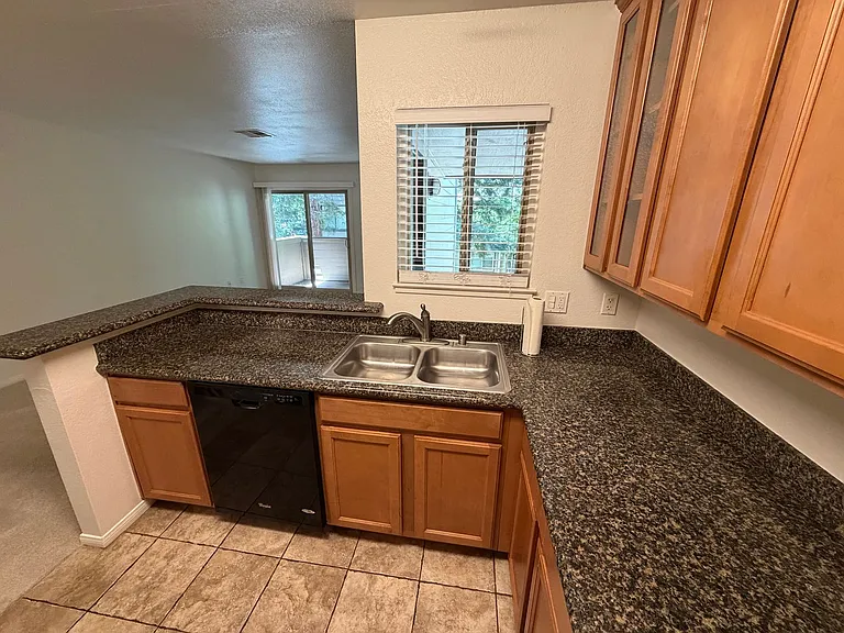 3715 Tallyho Dr #140 — Photo 8