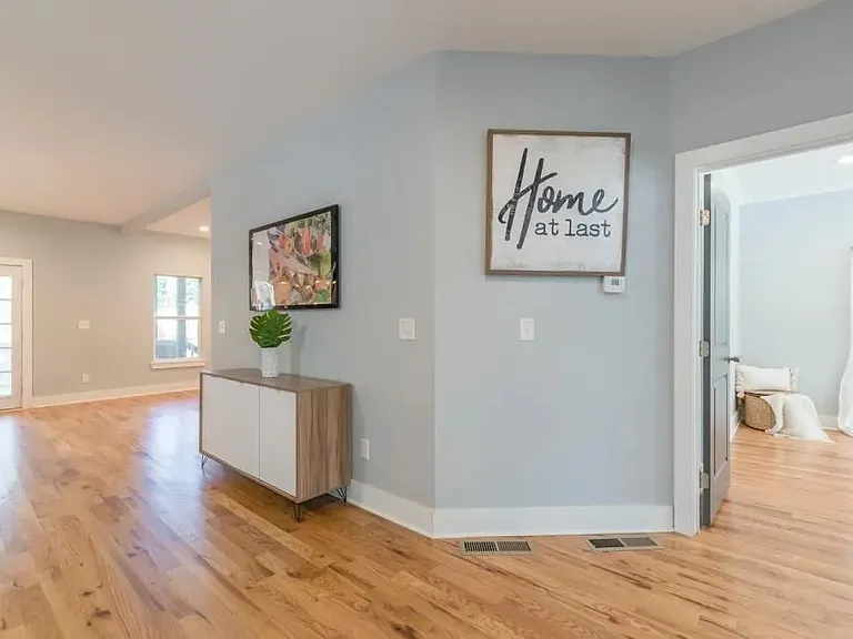 1659 Olympian Way SW — Photo 5