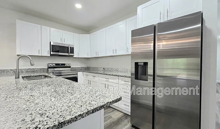 5050 Jones Dr — Photo 4