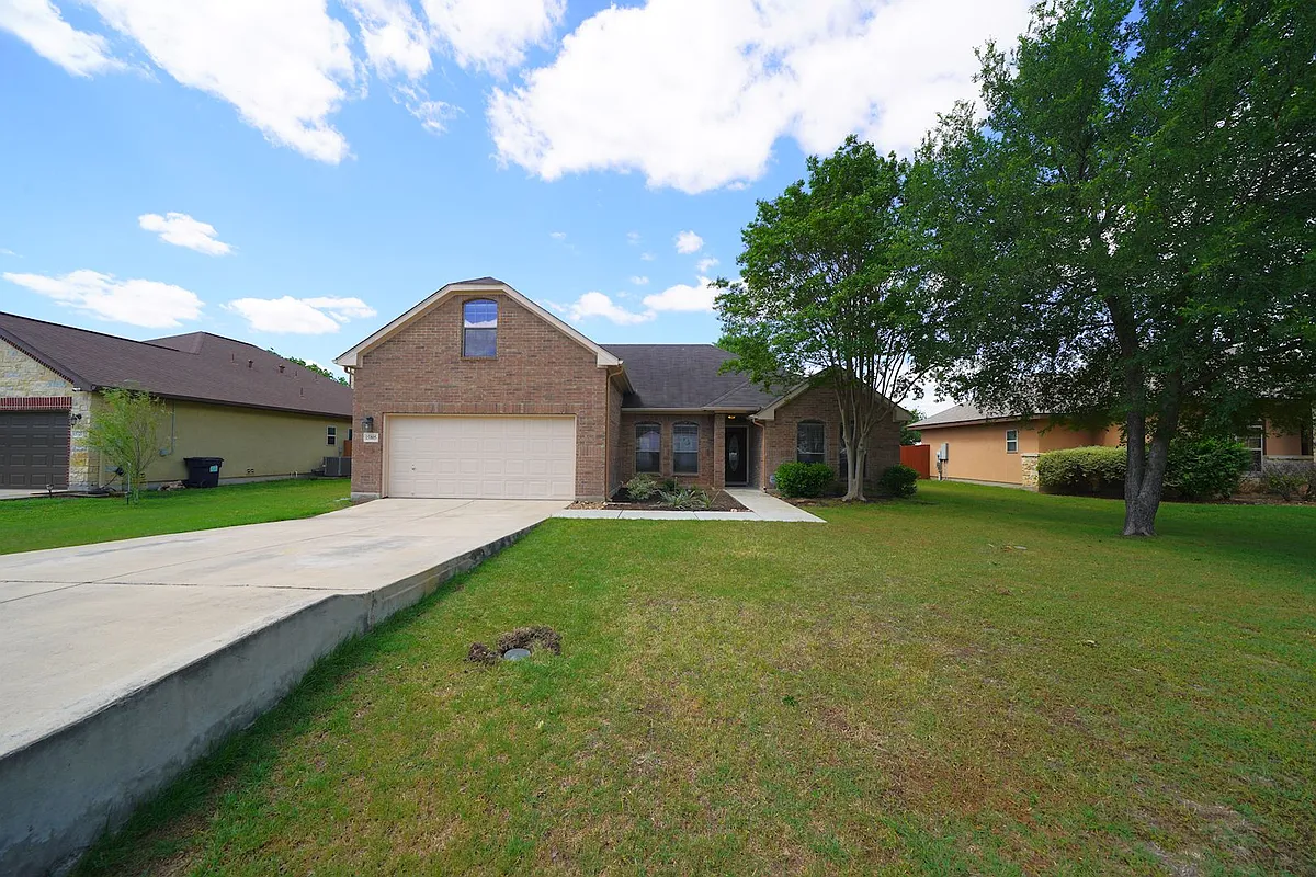 Building Photo - 15805 Fair Ln