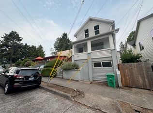 1619 SE Reedway St, Portland, OR 97202