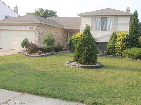 13525 Canterbury Dr, Sterling Heights, MI 48312