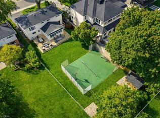 289 Belvenia Rd, Burlington, ON L7L 2G5