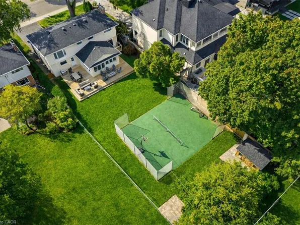 289 Belvenia Rd, Burlington, ON L7L 2G5