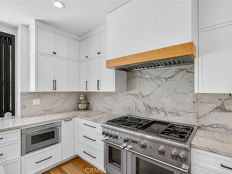 33 Brownsbury Rd — Photo 22