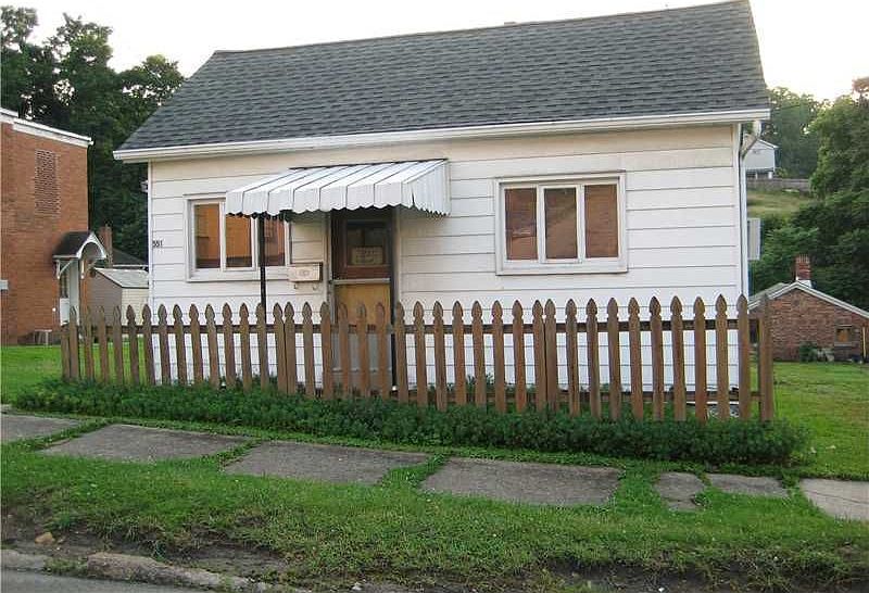 2nd image of 551 Lowry Ave