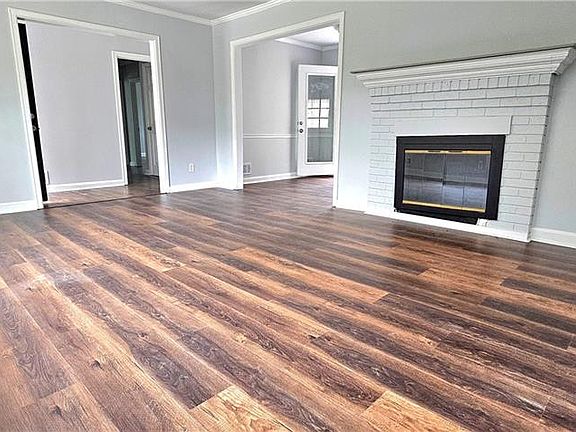 2nd image of 3590 Oakmont Ave