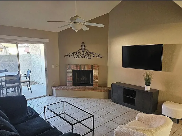 2123 E Kirkland Ln #3 — Photo 4