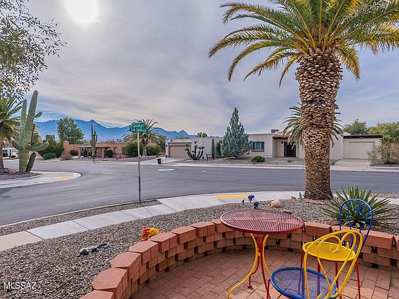 3rd image of 1662 S San Carla