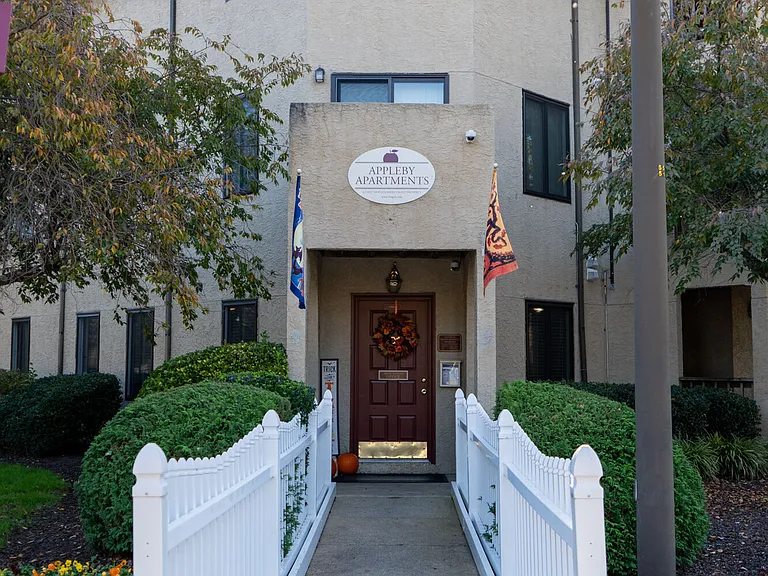 Appleby Apartments — Photo 25