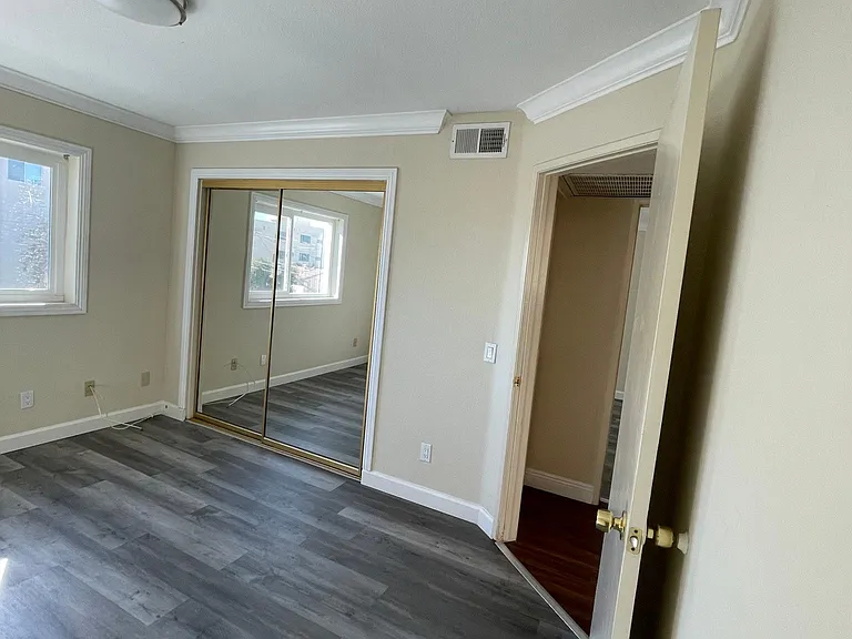 5251 Willowcrest Ave #5 — Photo 13