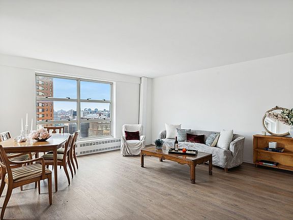 3rd image of 70 La Salle St APT 14D