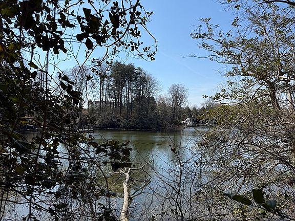 2nd image of 600 Whays Creek Rd