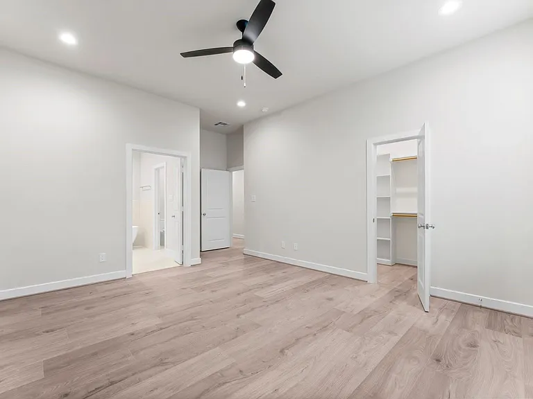 5905 Haring Ln — Photo 17