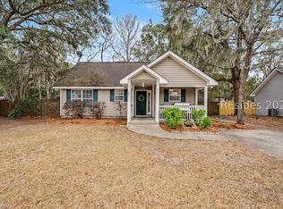 15 Mary Elizabeth Dr, Beaufort, SC 29907