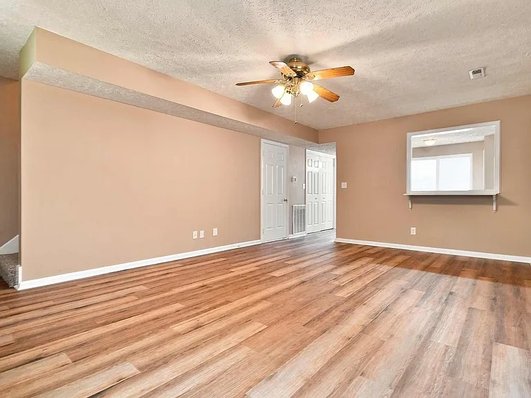 1631 Baltimore Dr — Photo 4
