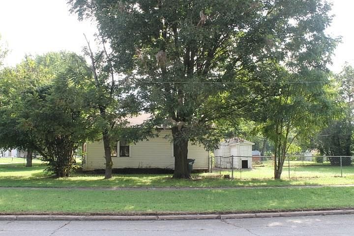 2nd image of 228 W Brule St