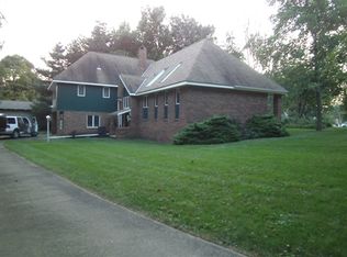 4110 N Vineyard Dr, Port Clinton, OH 43452