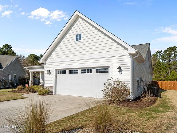 3rd image of 335 Long Pond Drive