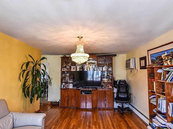 5th image of 22-23 126th St