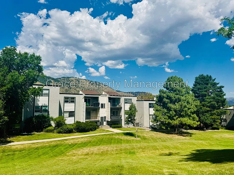 501 Golden Cir #201