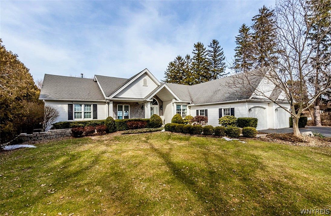 4385 E Lake Rd, Wilson, NY 14172 | Zillow